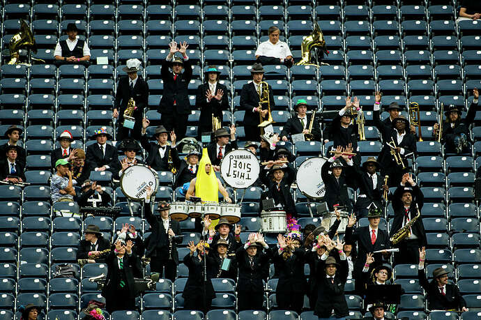 1759512122222407395128436244608