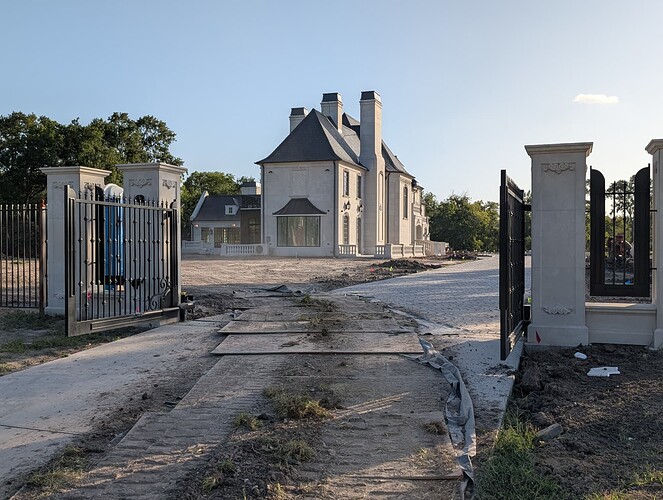 PXL_20260815_233820844
