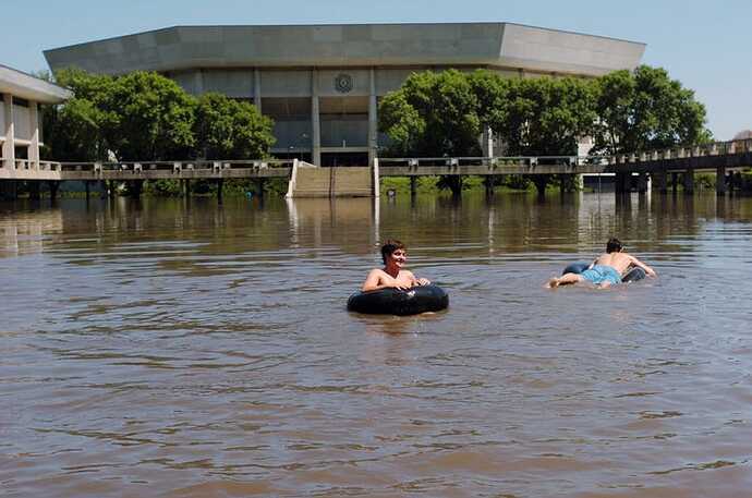 85621157007-0812-ames-flooding-6
